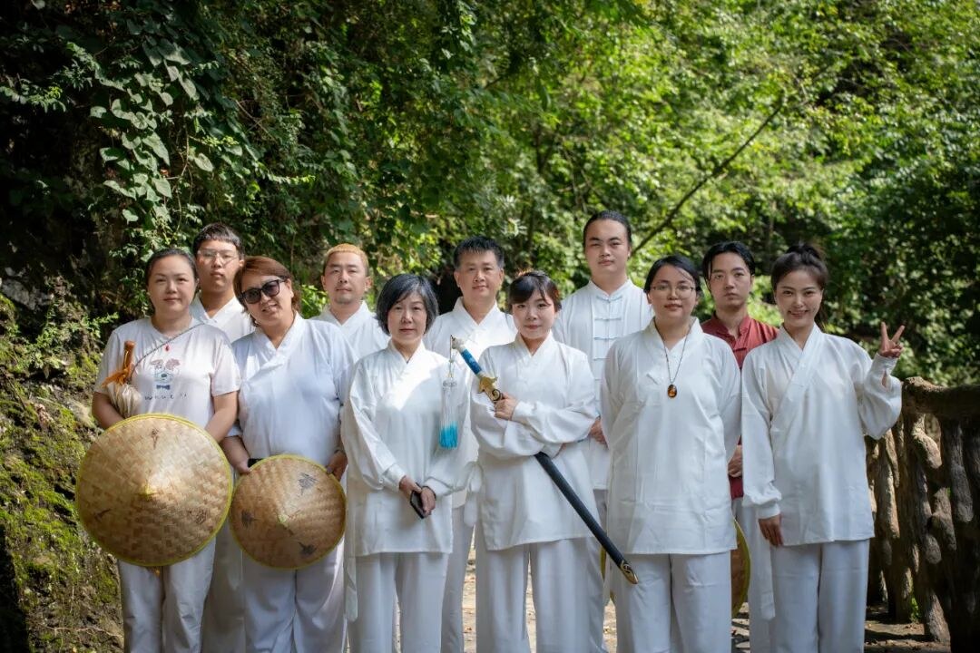 武当玄境山房武当山玄境辟谷营报名流程:人这辈子最该清的不是衣柜,而是身体节奏