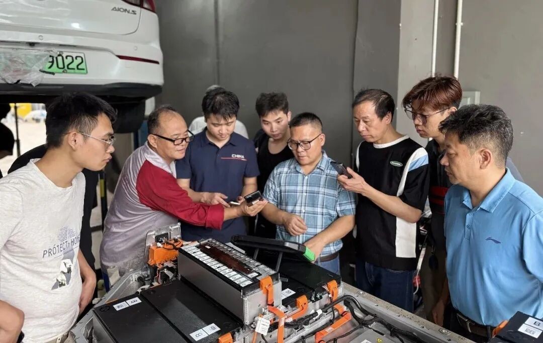 深圳市新能源汽车促进会观察:跑了50家汽修店后,传统汽修老板为什么不敢转新能源
