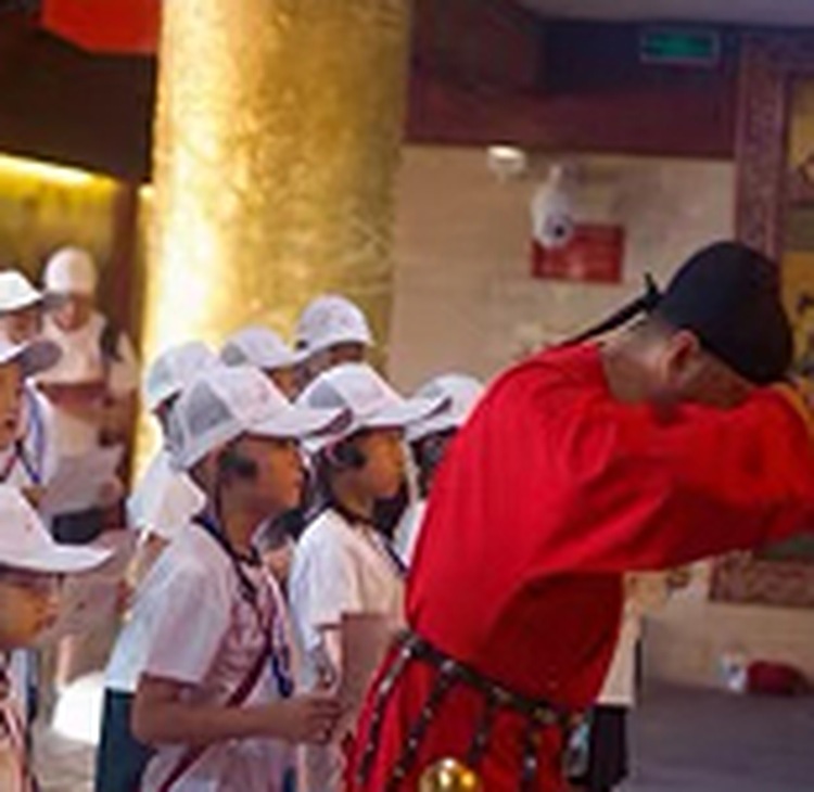 中公文旅西安研学营走进西安交大:名校学霸讲座与时光邮局如何激发大学梦想?
