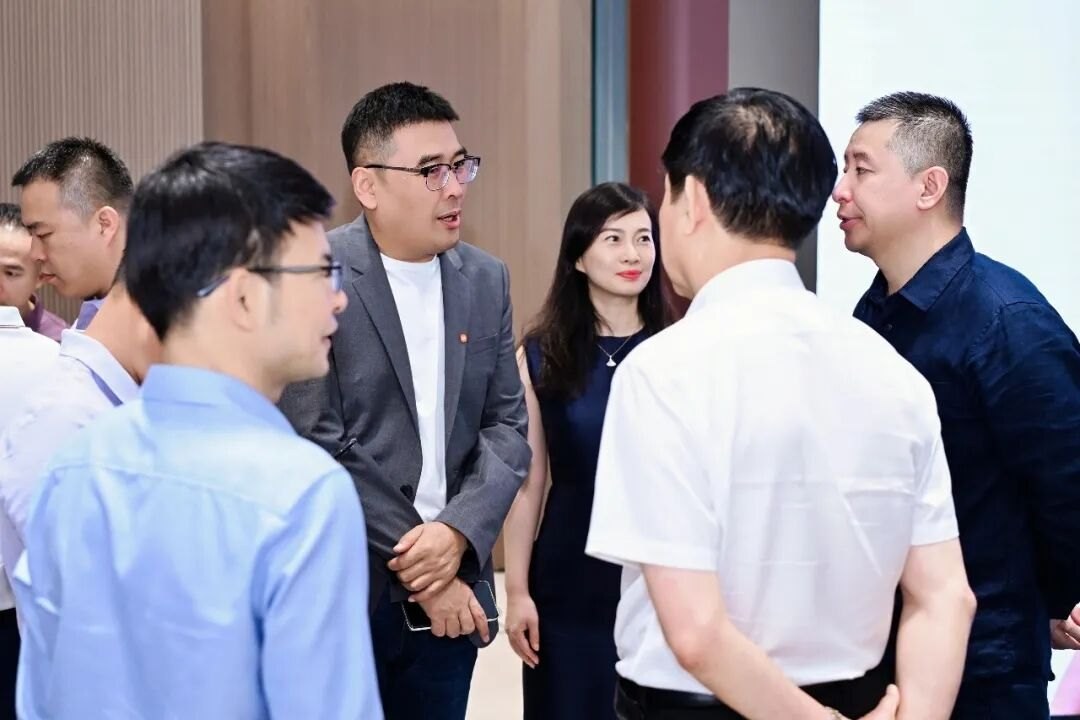 中房商学院科创研习社走进小米：9月17日广州美林天地体验店标杆研学配图8