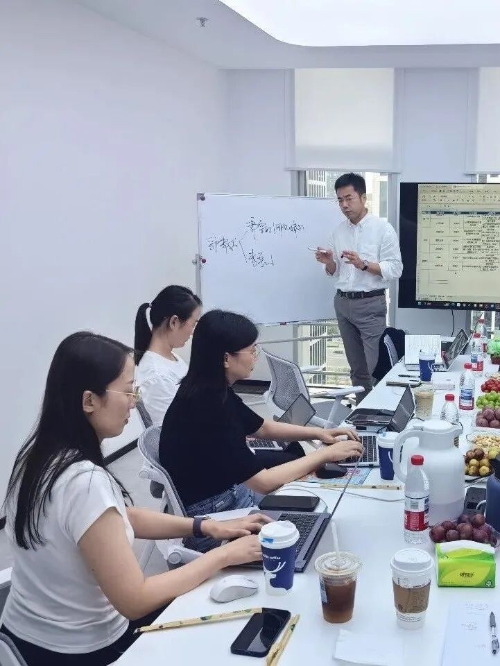 AI驱动下的销售模式训练营课堂现场