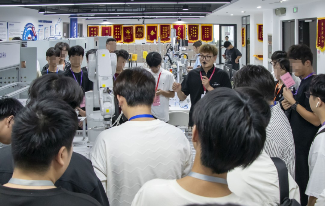 优路教育PLC智能制造参观学习现场