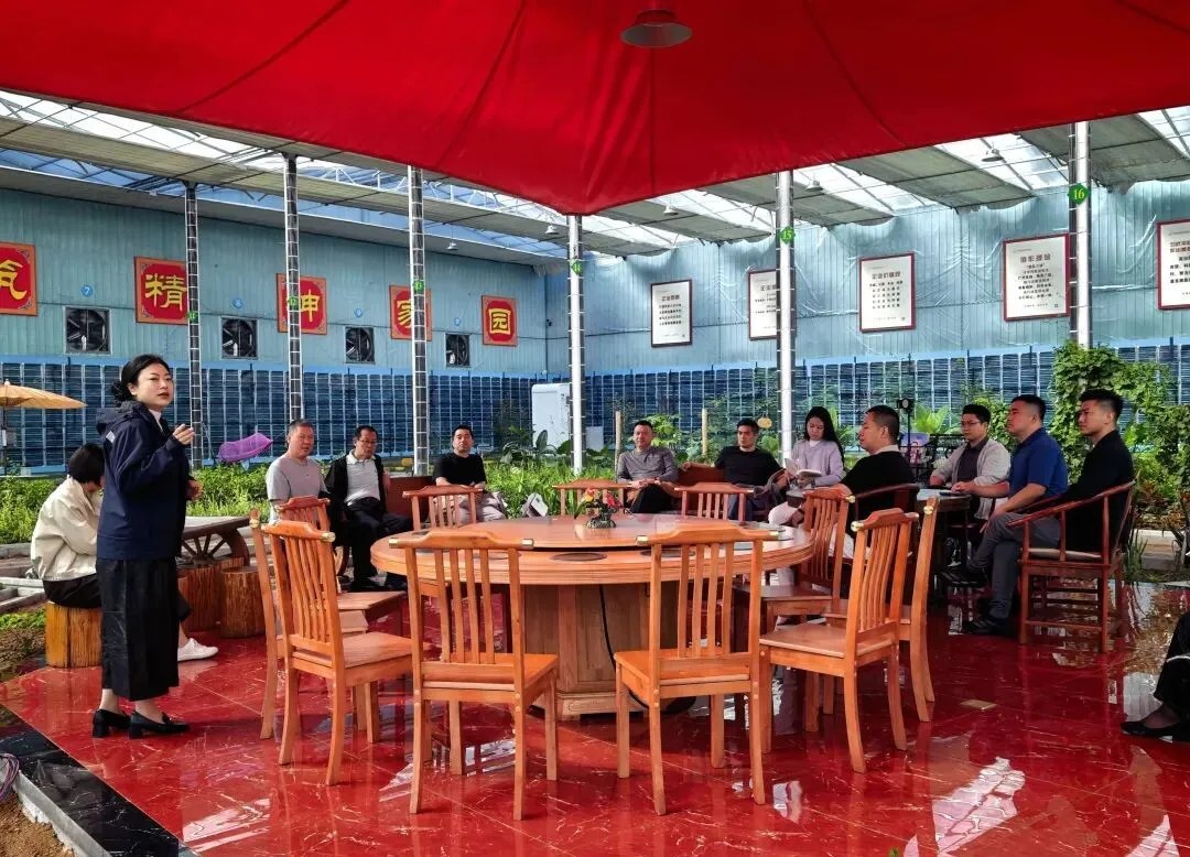 运河商学院五期11班山西游学企业交流现场