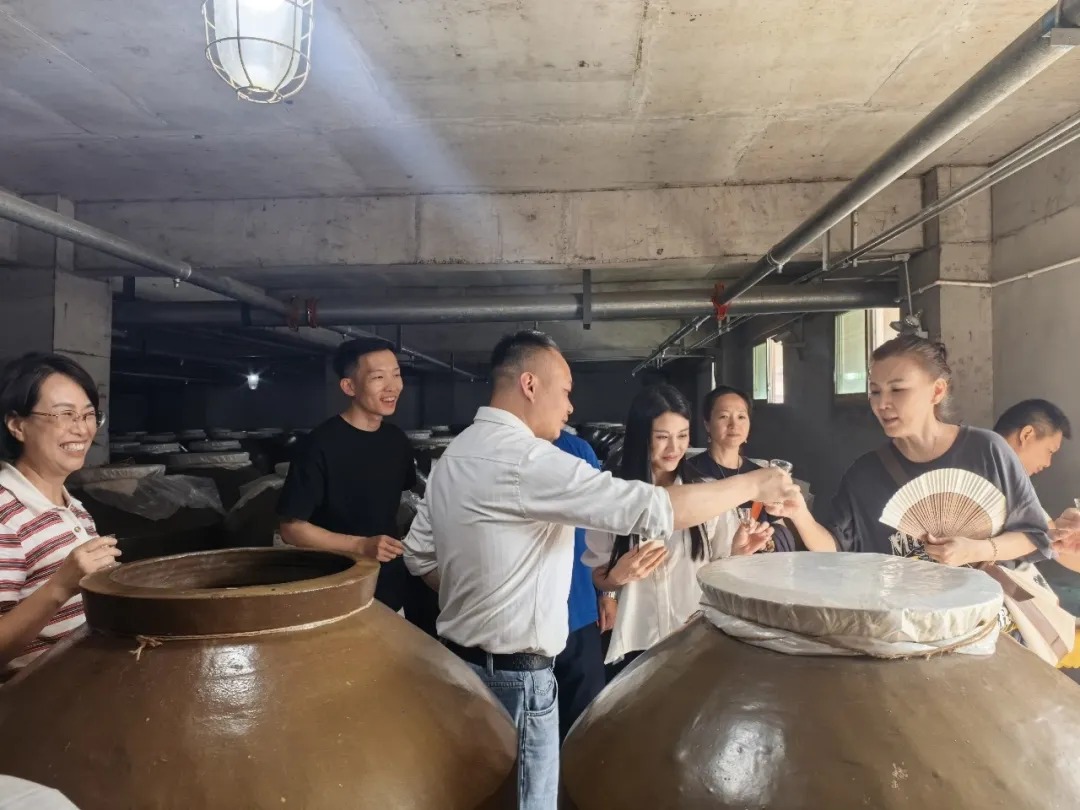 运河商学院二期5班黔北研学交流现场