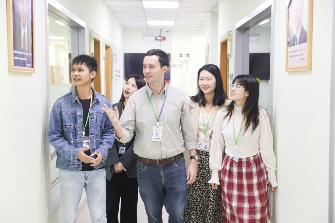 平和英语村浸泡式英语学习介绍:珠海成人、商务与青少年课程