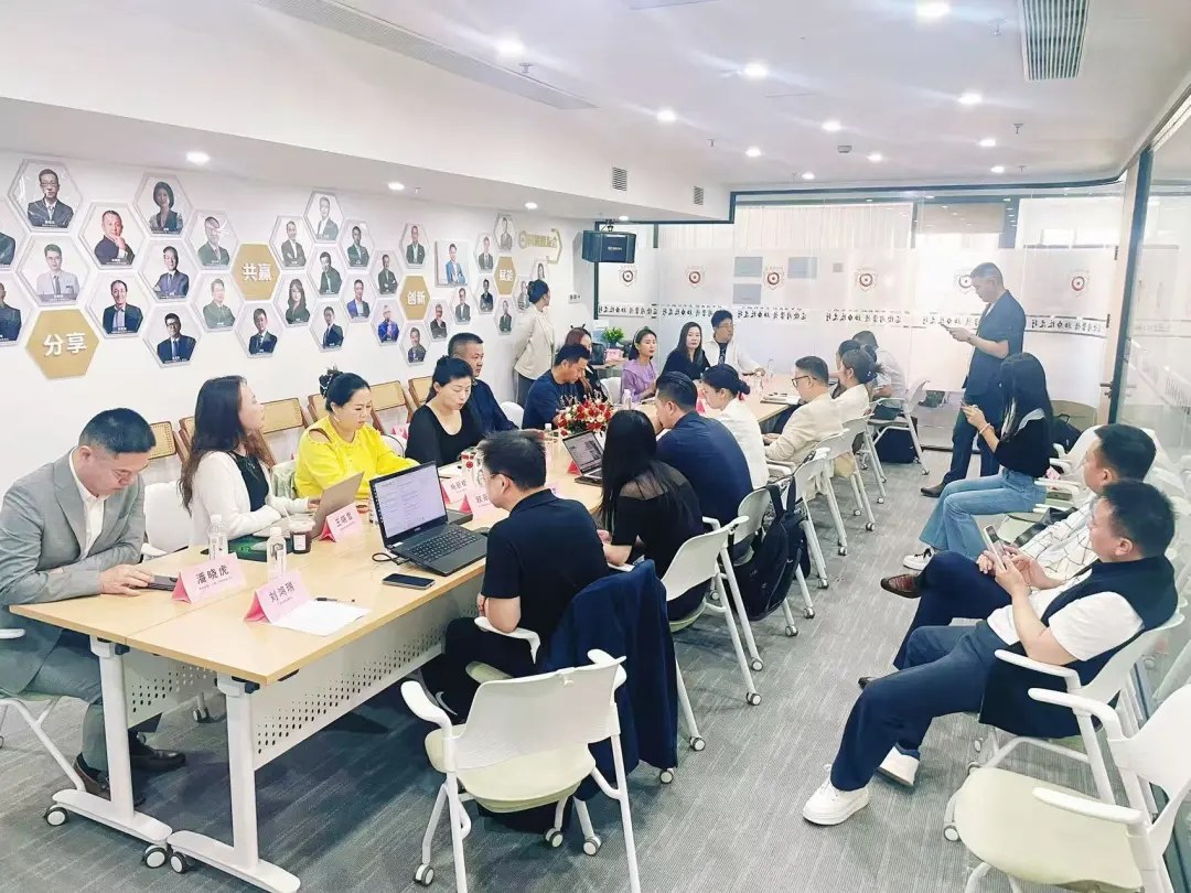 唐浩夫、周财峰｜同光商学院EMBA110班2026年10月14日申亚金融广场主题沙龙与项目路演回顾