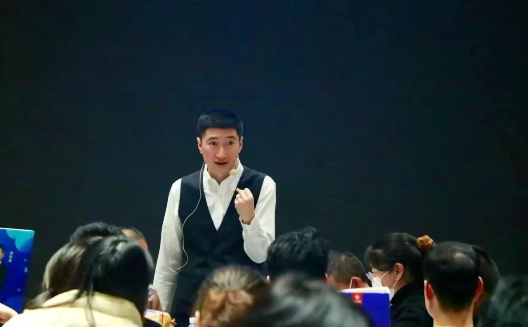 曹际鹏主讲文商学院EMBA总裁班37班《战略规划与运营》：2026年11月14—15日9:00—17:00开学课程
