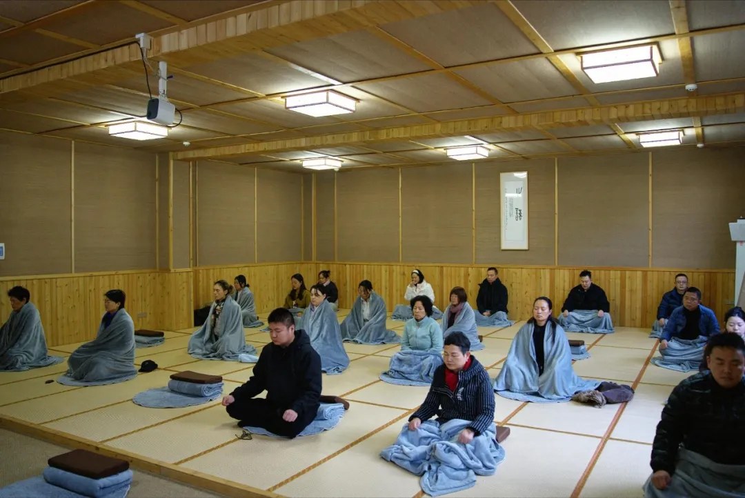 武当玄境辟谷营收费说明：7天8980元、14天12980元及住宿、接送、复训条件